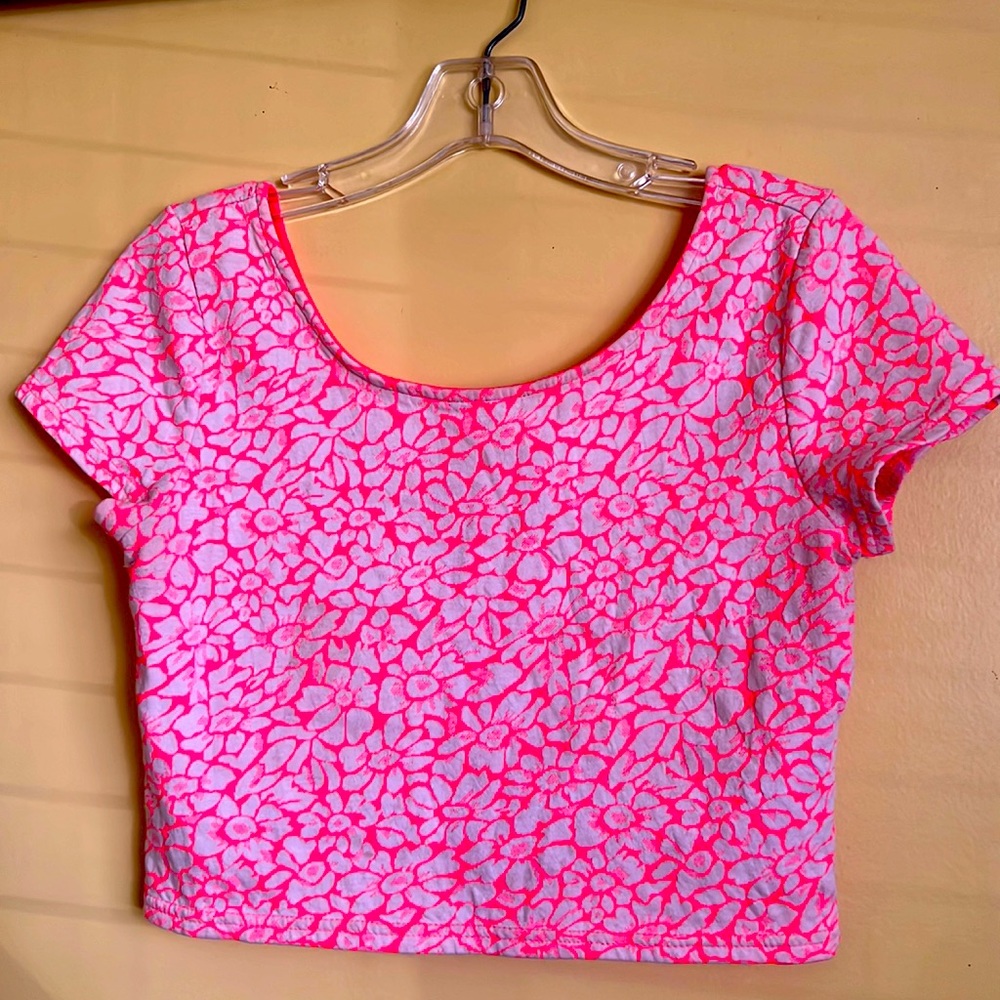 Scoopneck crop top
